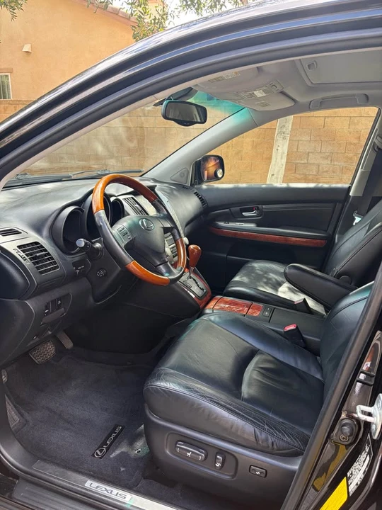2004 Lexus RX 2nd Gen - Image 5 of 10