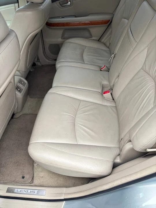 2004 Lexus RX 2nd Gen - Image 7 of 8