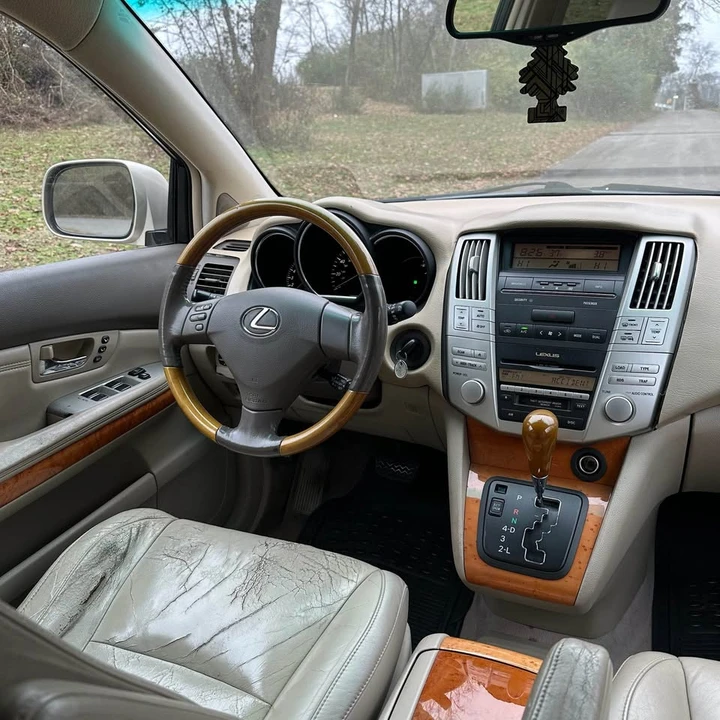2004 Lexus RX 2nd Gen - Image 16 of 18