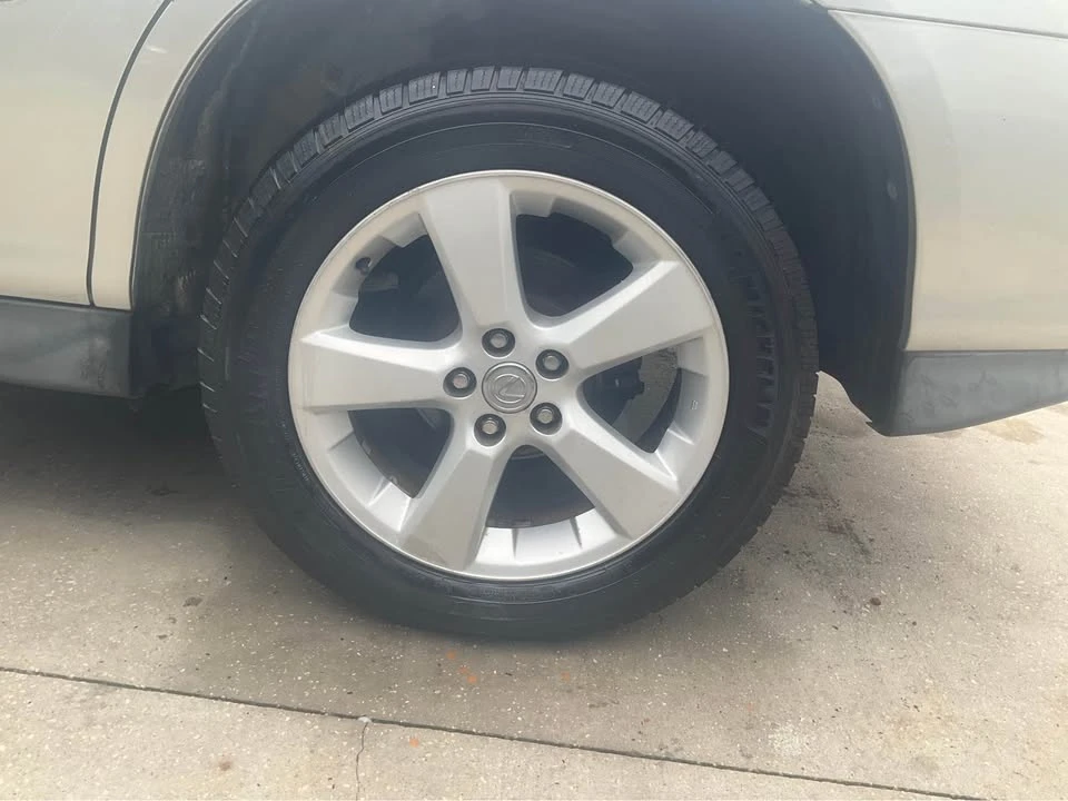 2004 Lexus RX 2nd Gen - Image 16 of 20