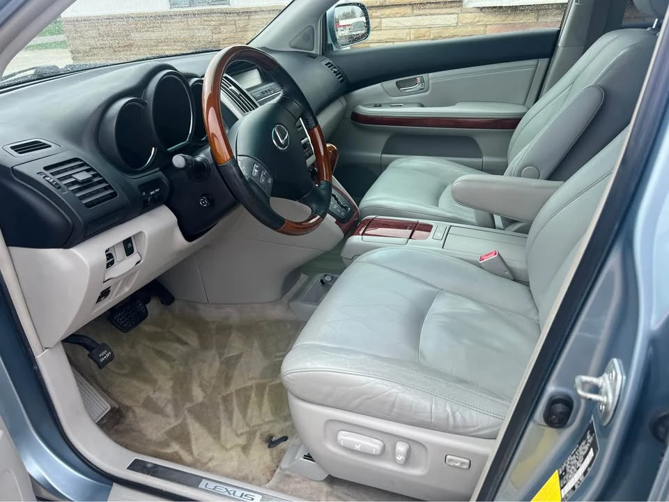 2004 Lexus RX 2nd Gen - Image 7 of 17