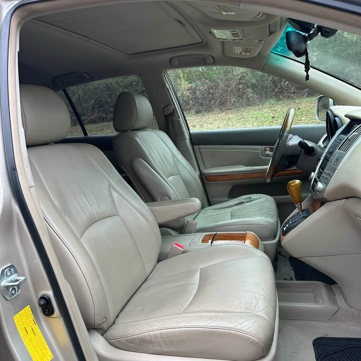 2004 Lexus RX 2nd Gen - Image 13 of 18