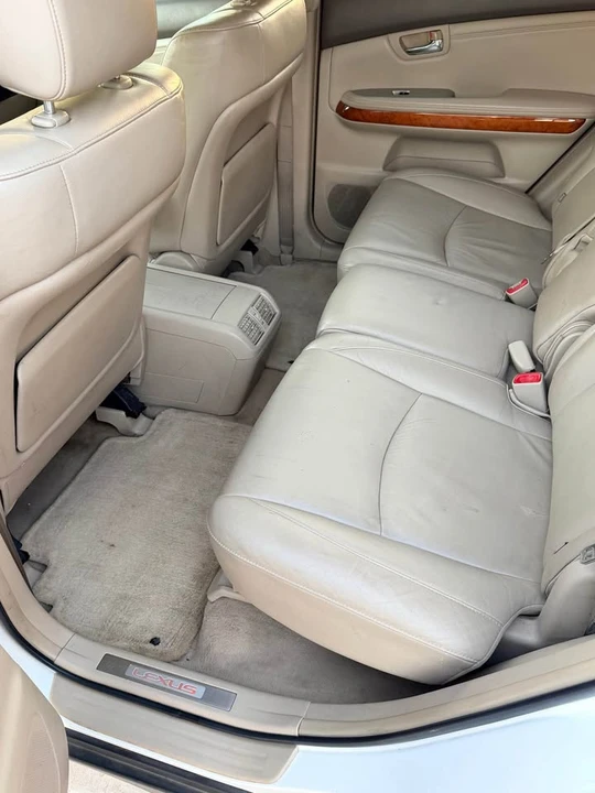 2004 Lexus RX 2nd Gen - Image 4 of 14