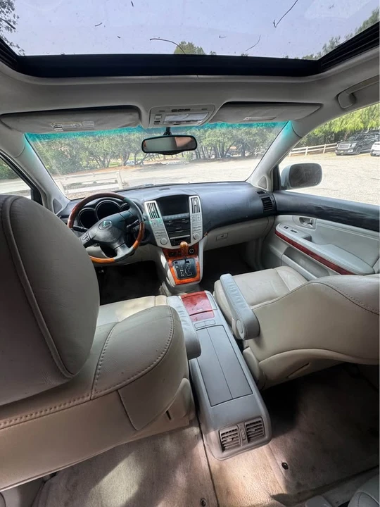 2004 Lexus RX 2nd Gen - Image 9 of 10