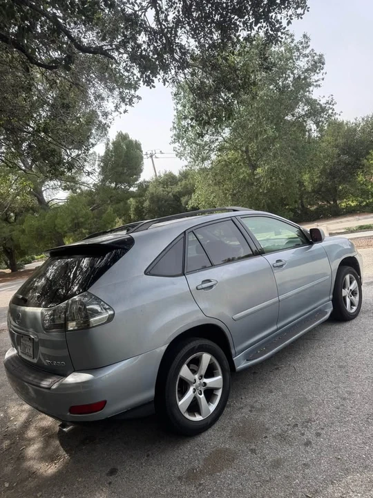 2004 Lexus RX 2nd Gen - Image 3 of 10