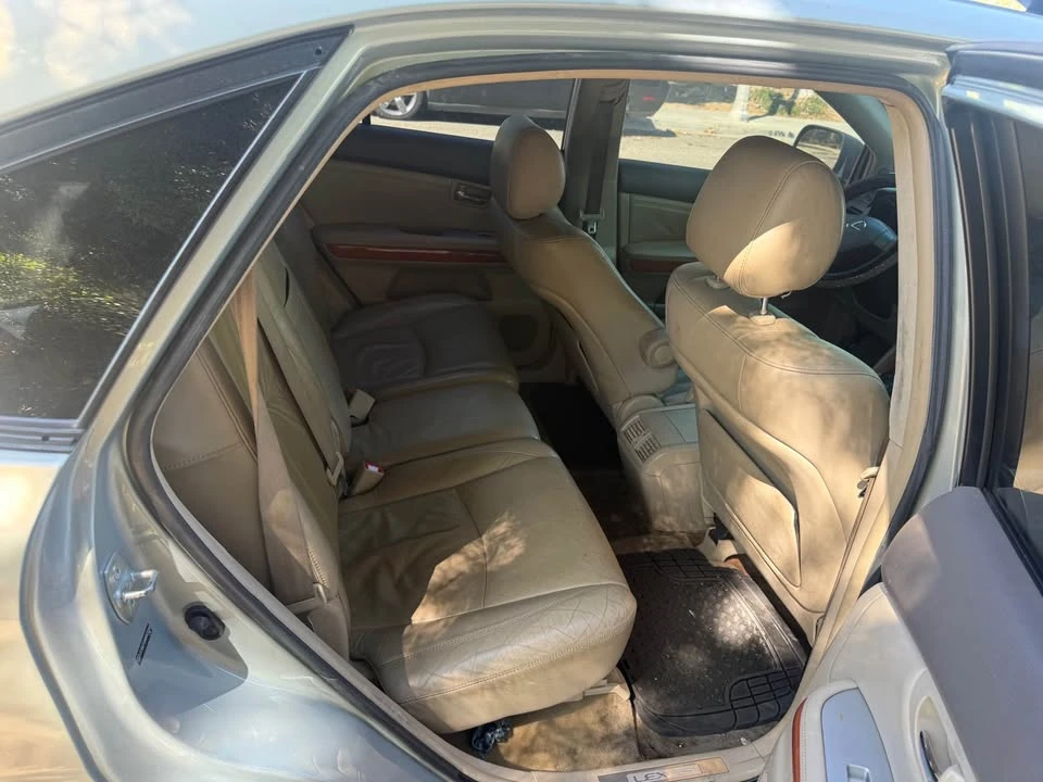 2004 Lexus RX 2nd Gen - Image 11 of 12