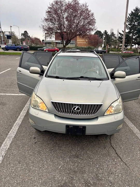 2004 Lexus RX 2nd Gen - Image 2 of 8