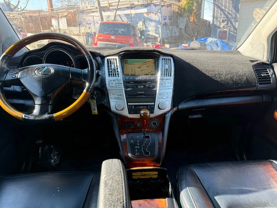 2004 Lexus RX 2nd Gen - Image 11 of 17