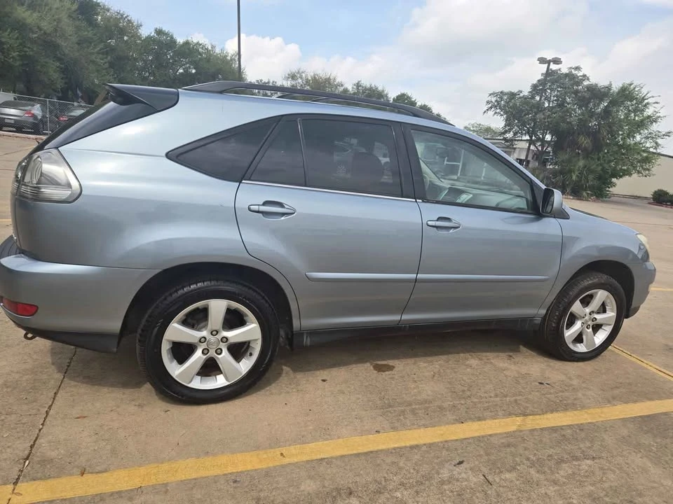 2004 Lexus RX 2nd Gen - Image 2 of 10