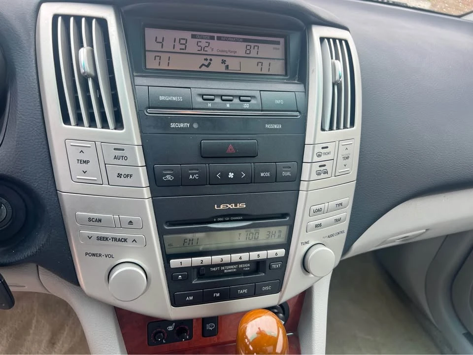 2004 Lexus RX 2nd Gen - Image 9 of 17