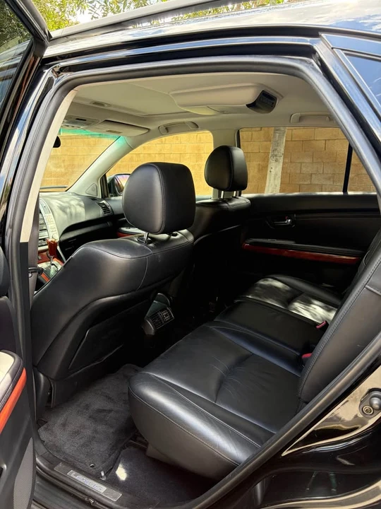 2004 Lexus RX 2nd Gen - Image 6 of 10