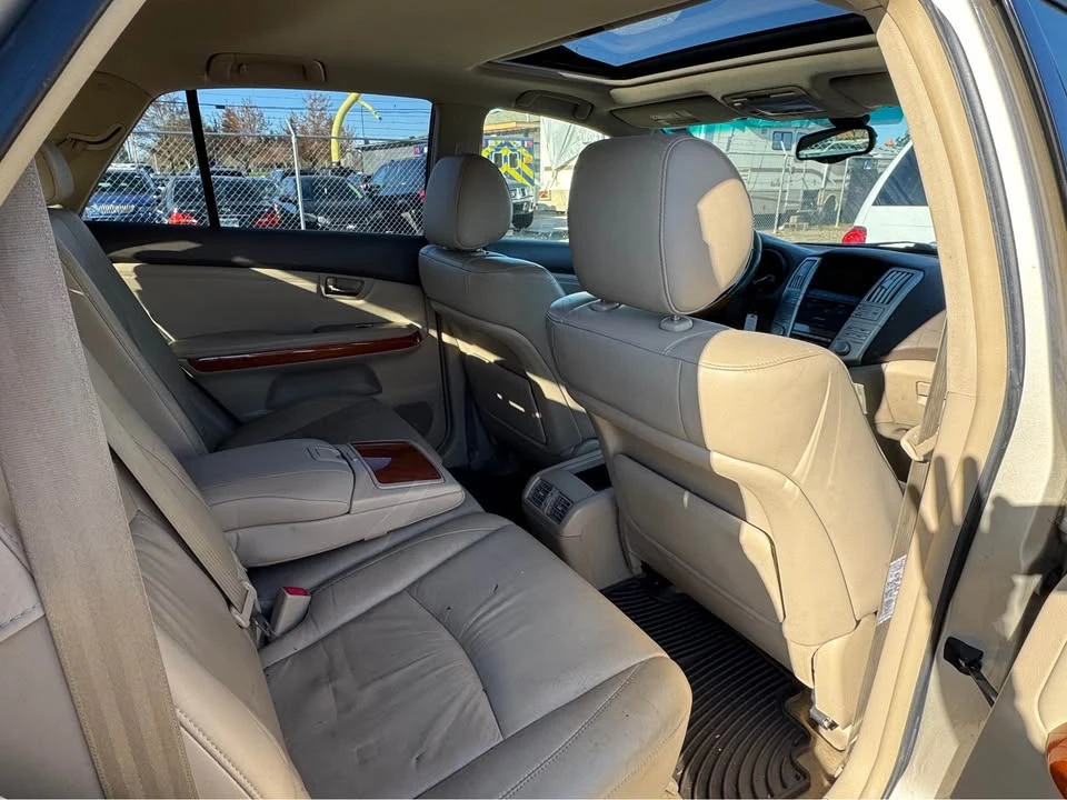 2004 Lexus RX 2nd Gen - Image 7 of 11