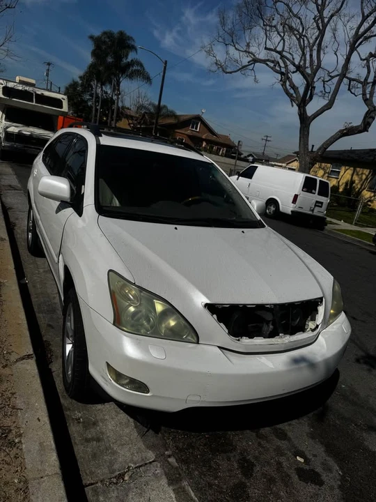 2004 Lexus RX 2nd Gen - Image 2 of 8