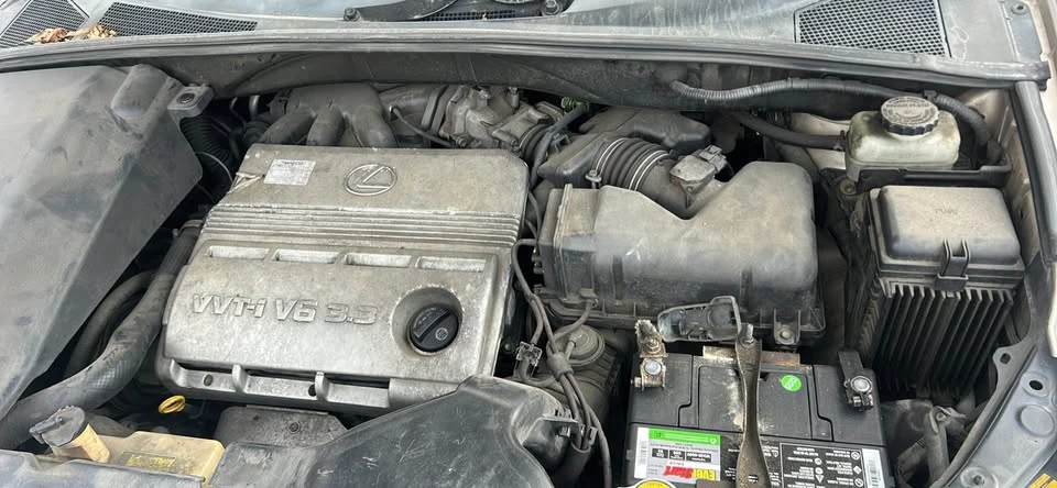 2004 Lexus RX 2nd Gen - Image 3 of 4