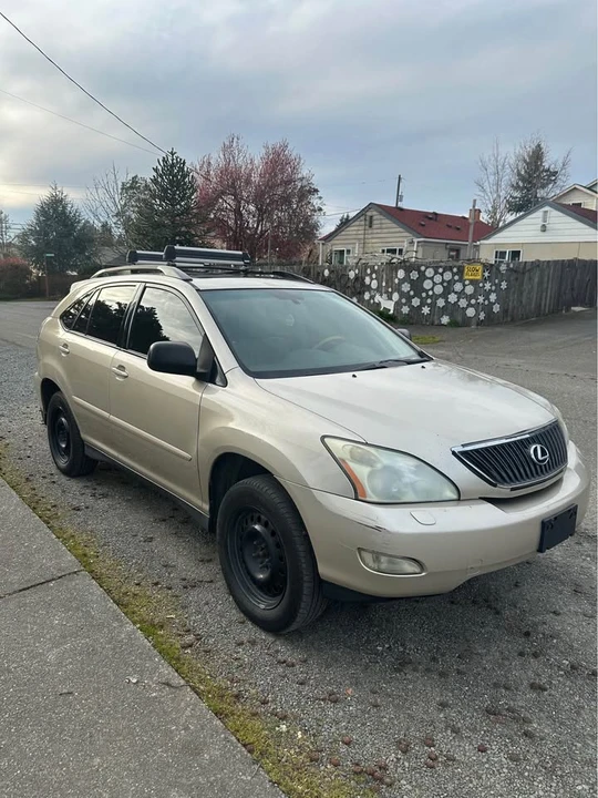 2004 Lexus RX 2nd Gen - Image 2 of 13