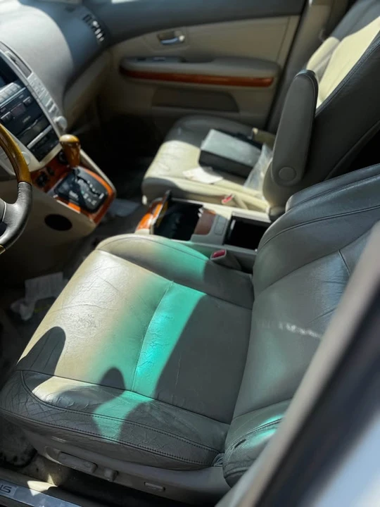 2004 Lexus RX 2nd Gen - Image 6 of 8