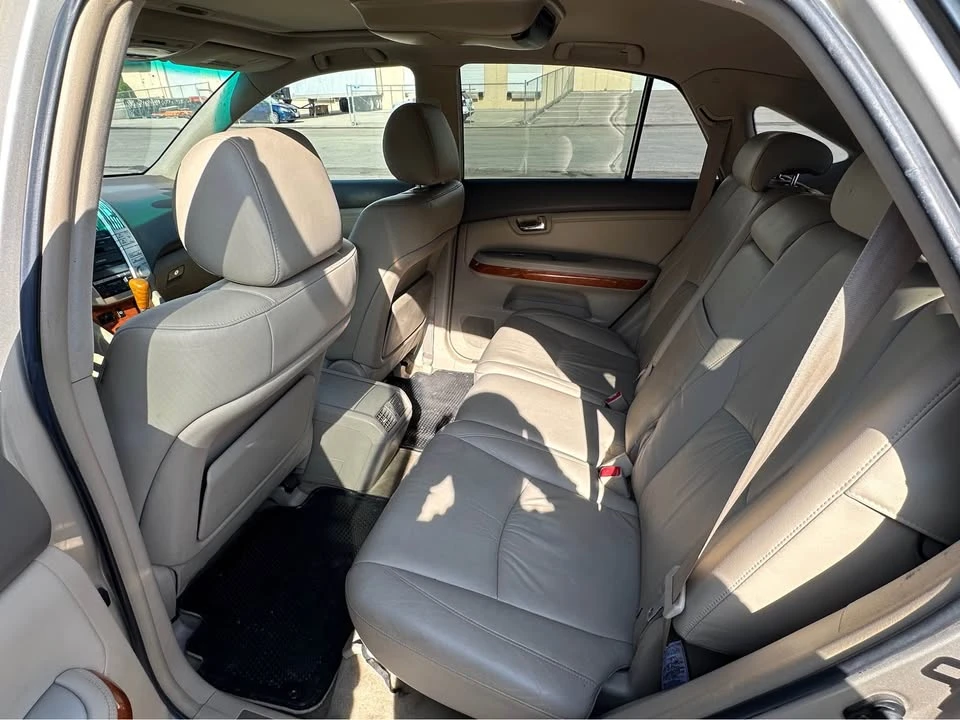 2004 Lexus RX 2nd Gen - Image 4 of 10