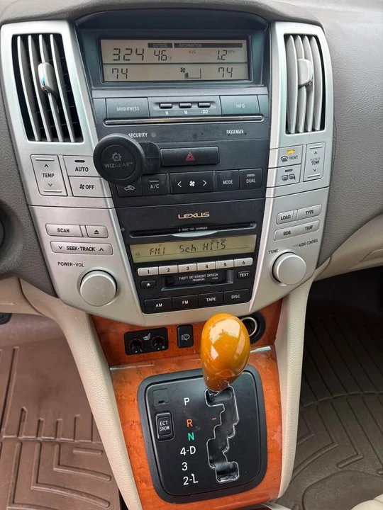 2004 Lexus RX 2nd Gen - Image 5 of 8