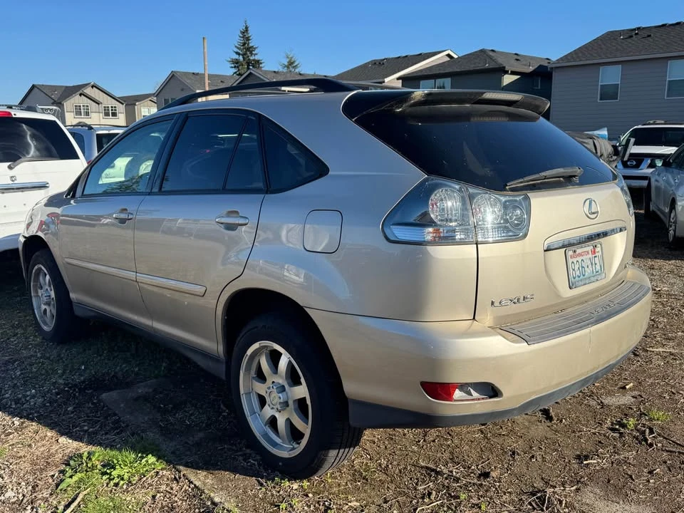 2004 Lexus RX 2nd Gen - Image 3 of 11