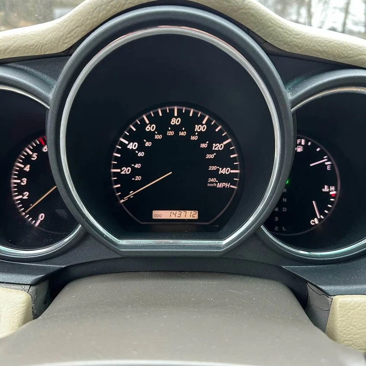 2004 Lexus RX 2nd Gen - Image 17 of 18