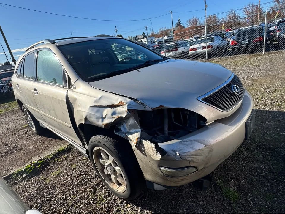 2004 Lexus RX 2nd Gen - Image 4 of 11