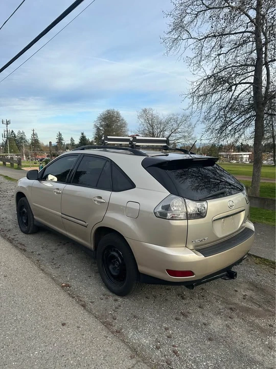 2004 Lexus RX 2nd Gen - Image 3 of 13