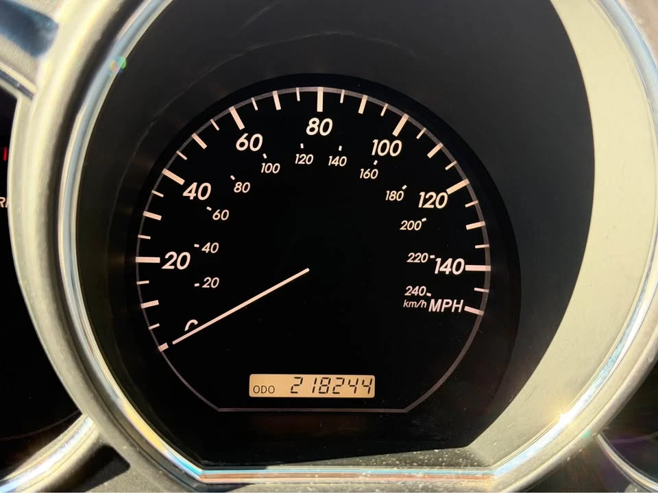 2004 Lexus RX 2nd Gen - Image 9 of 10