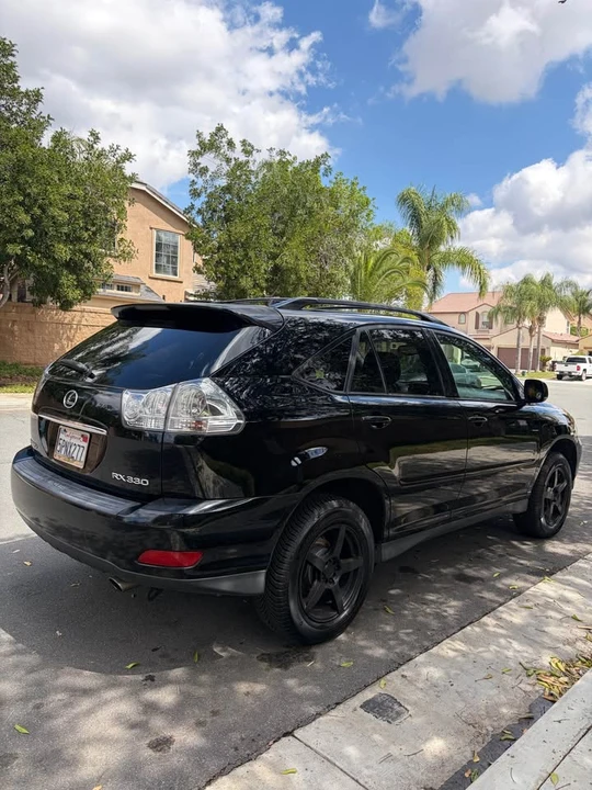 2004 Lexus RX 2nd Gen - Image 3 of 10