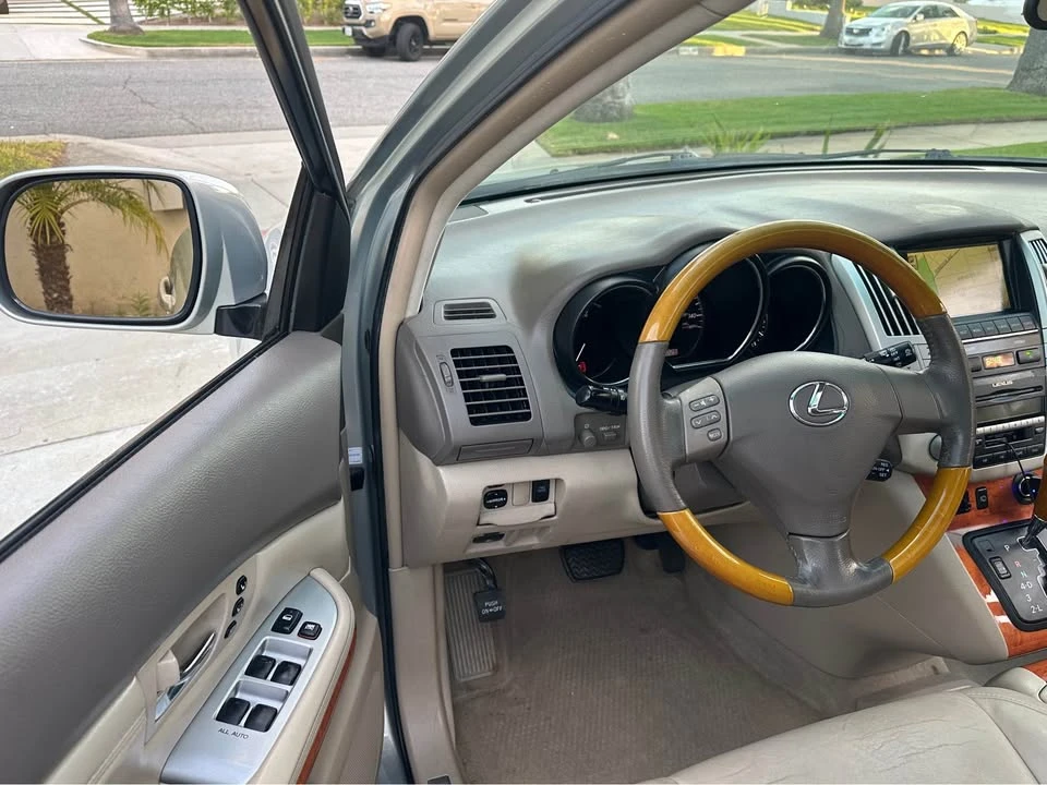 2004 Lexus RX 2nd Gen - Image 9 of 20