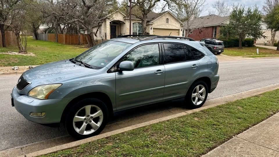 2004 Lexus RX 2nd Gen - Image 3 of 14
