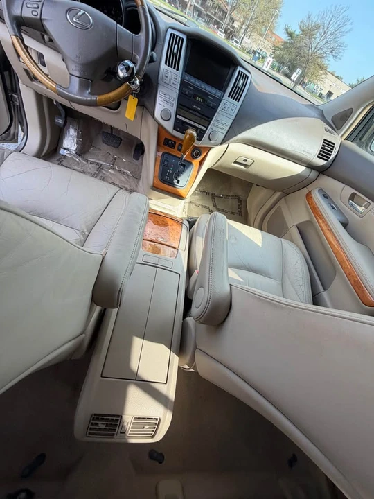 2004 Lexus RX 2nd Gen - Image 15 of 15