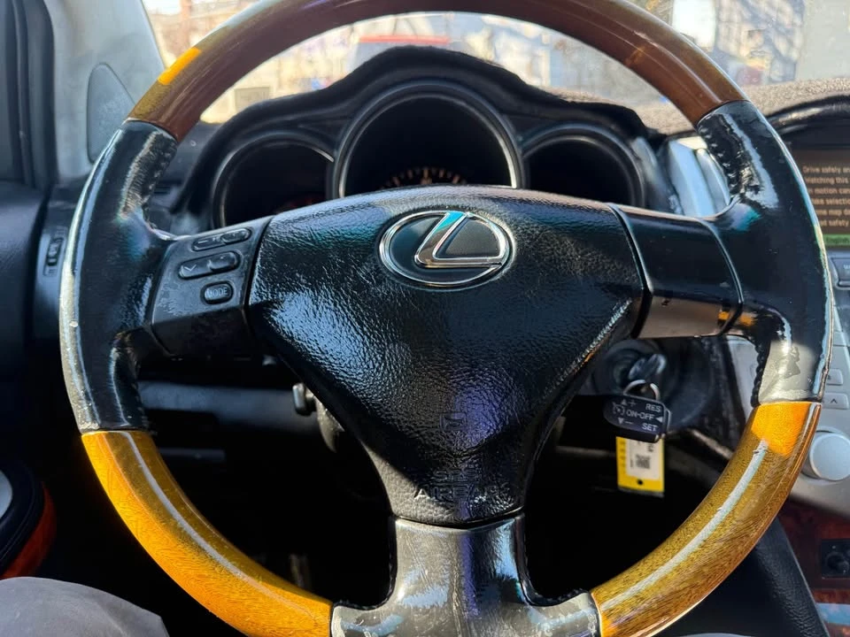 2004 Lexus RX 2nd Gen - Image 15 of 17