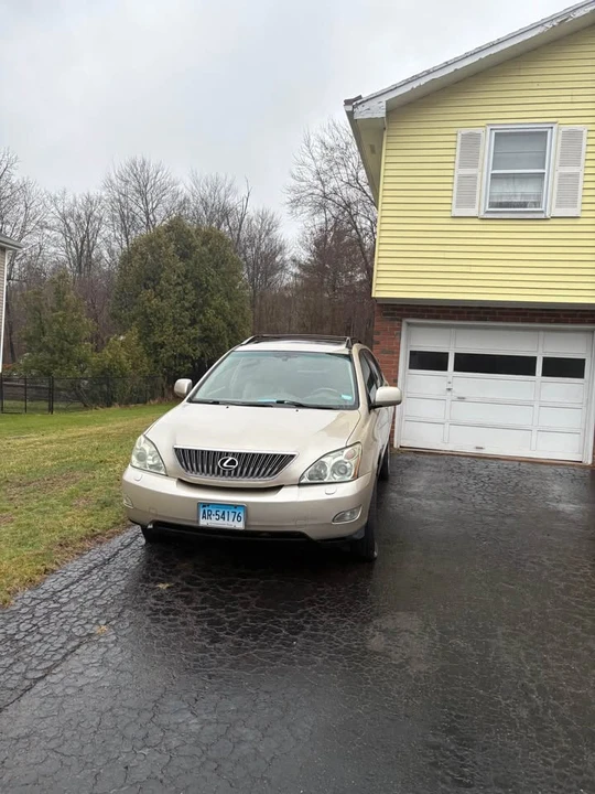 2004 Lexus RX 2nd Gen - Image 2 of 2
