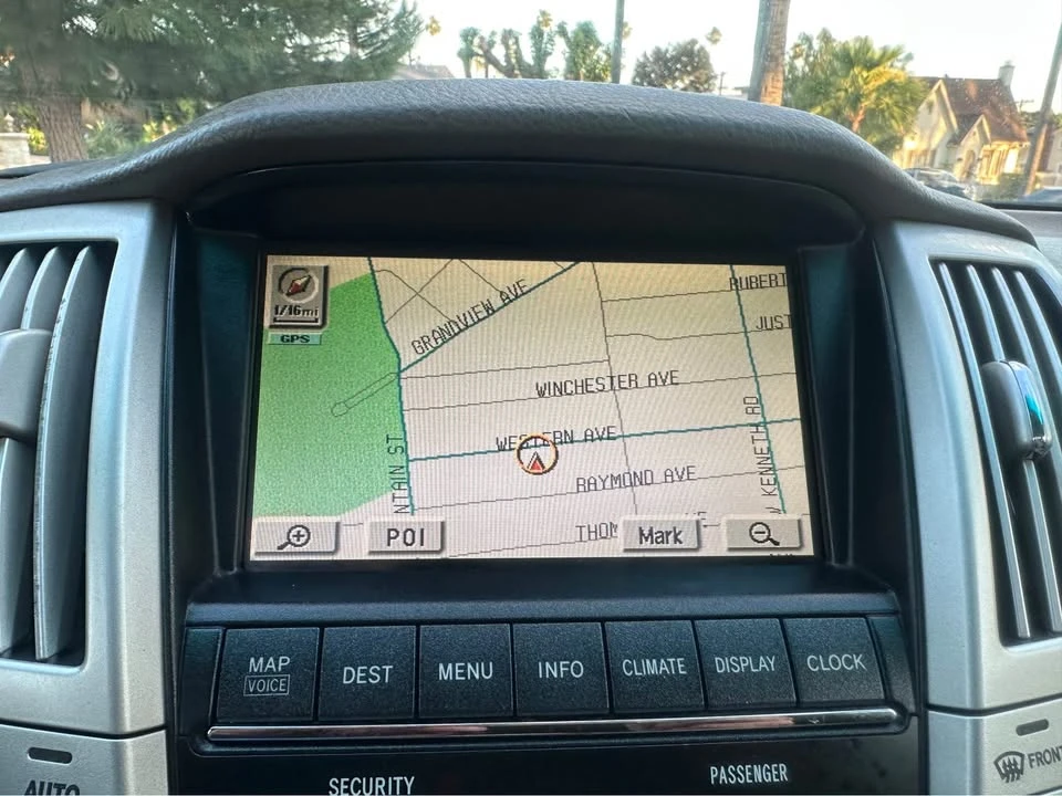 2004 Lexus RX 2nd Gen - Image 19 of 20