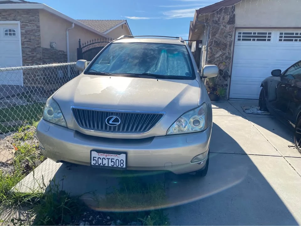 2004 Lexus RX 2nd Gen - Image 2 of 9