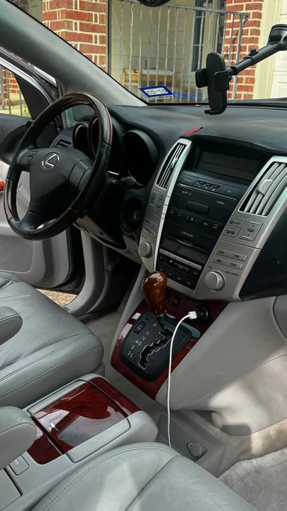 2004 Lexus RX 2nd Gen - Image 6 of 14