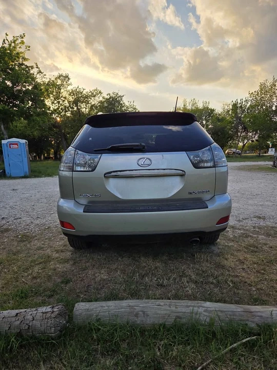 2004 Lexus RX 2nd Gen - Image 4 of 9