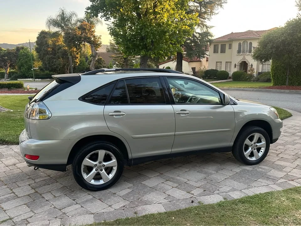 2004 Lexus RX 2nd Gen - Image 5 of 20