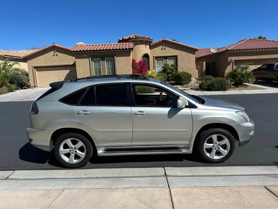 2004 Lexus RX 2nd Gen - Image 5 of 16