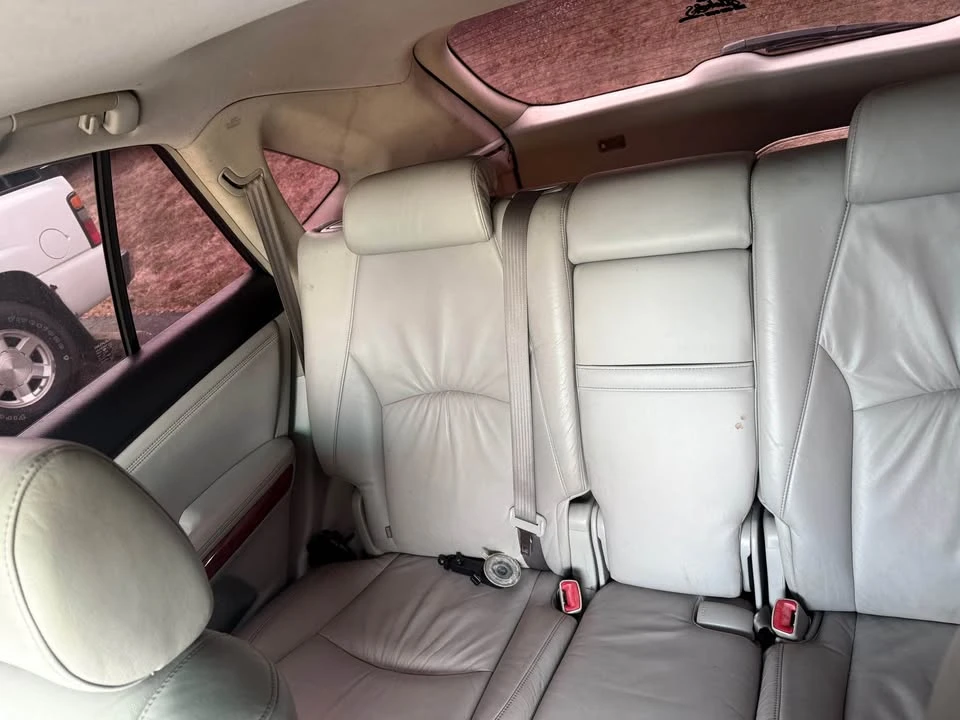 2004 Lexus RX 2nd Gen - Image 7 of 8