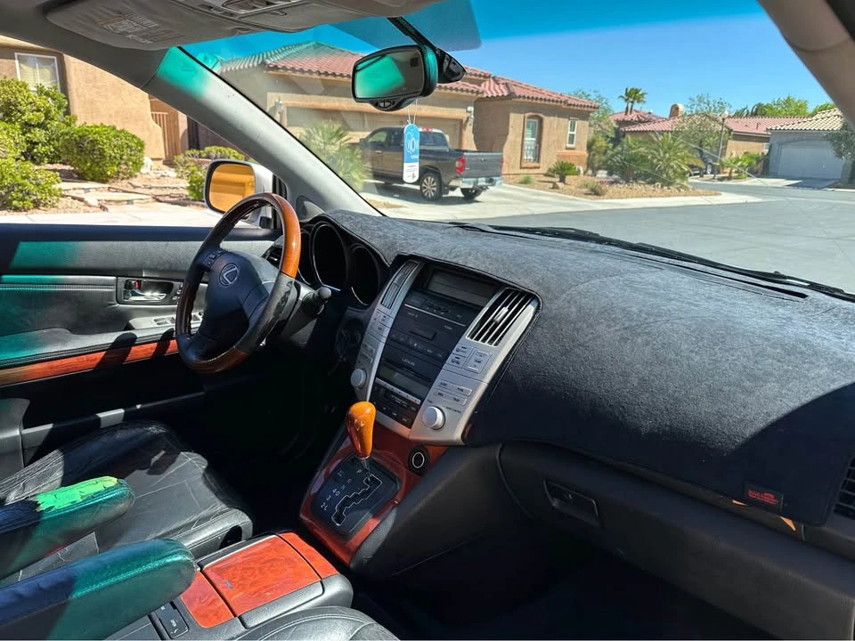 2004 Lexus RX 2nd Gen - Image 9 of 16