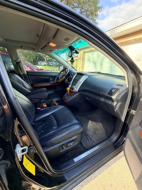 2004 Lexus RX 2nd Gen - Image 5 of 9