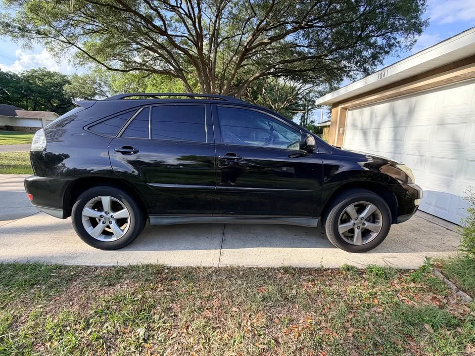 2004 Lexus RX 2nd Gen - Image 2 of 9