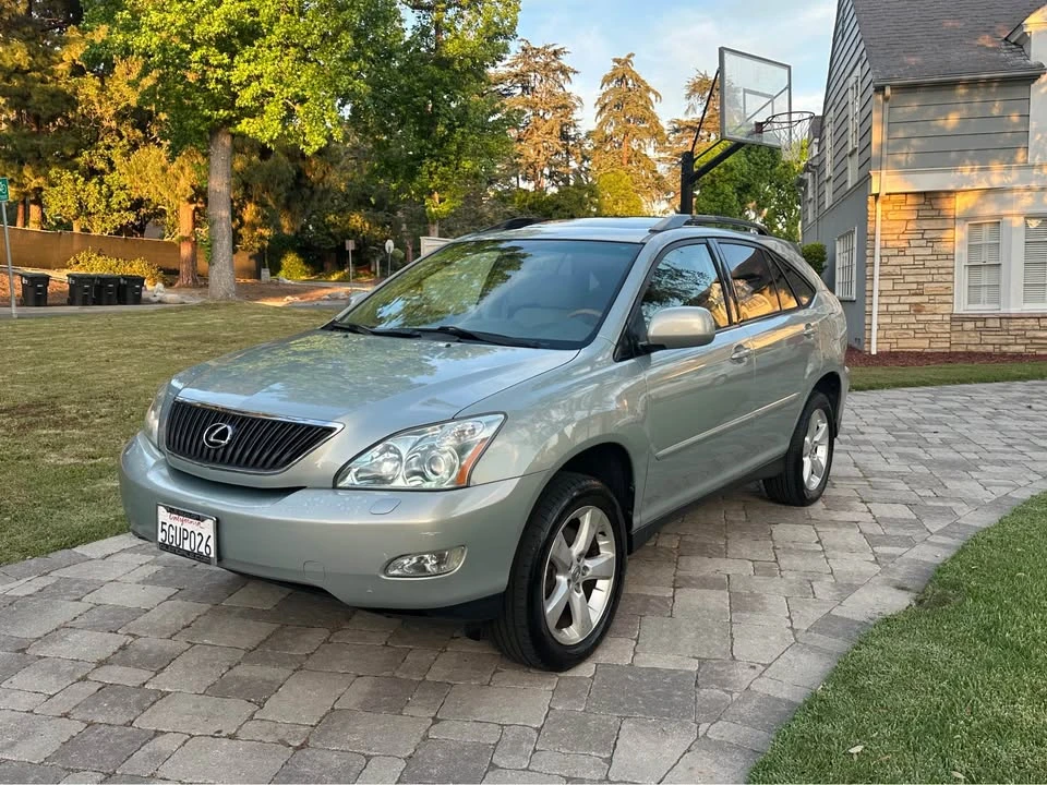 2004 Lexus RX 2nd Gen - Image 2 of 19