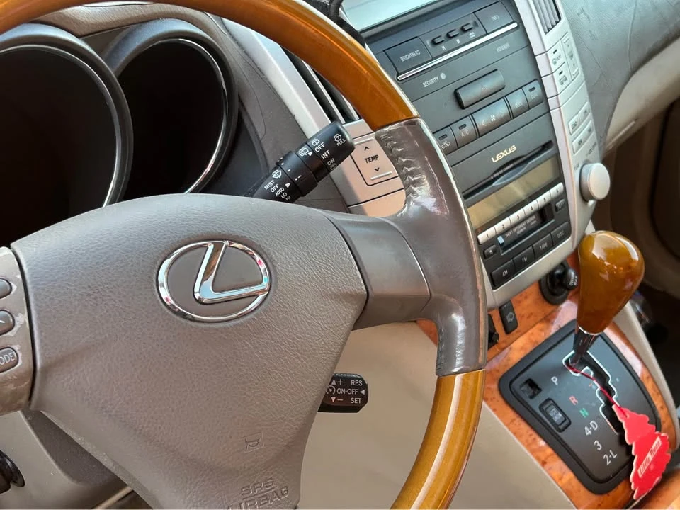2004 Lexus RX 2nd Gen - Image 8 of 12