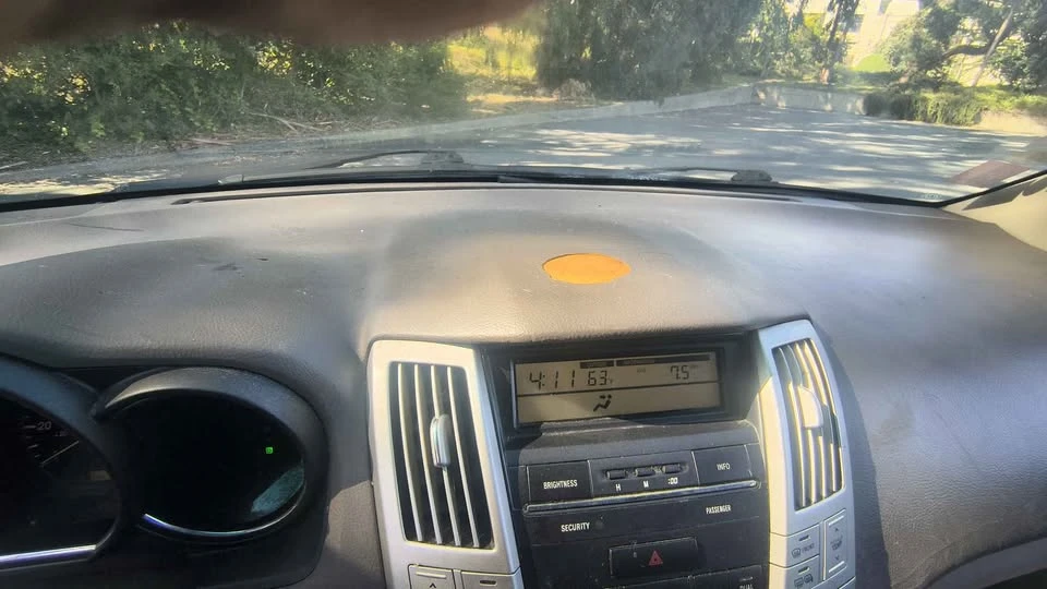 2004 Lexus RX 2nd Gen - Image 4 of 9