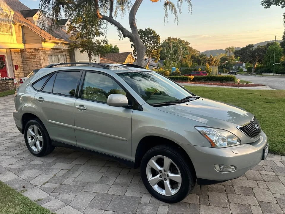 2004 Lexus RX 2nd Gen - Image 3 of 19