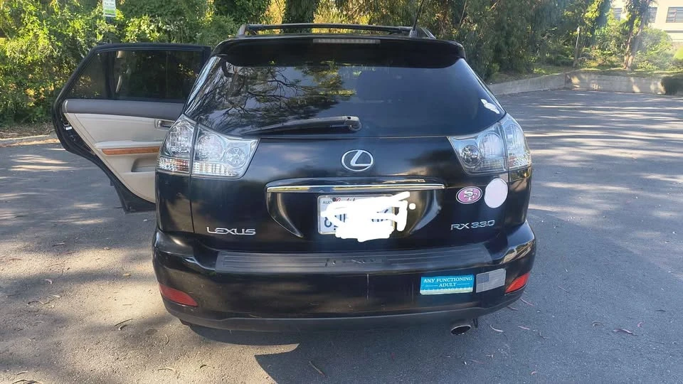 2004 Lexus RX 2nd Gen - Image 8 of 9