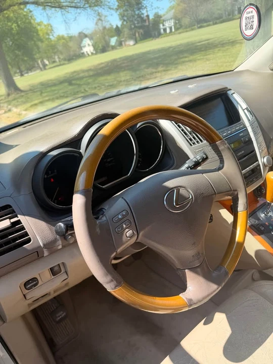 2004 Lexus RX 2nd Gen - Image 6 of 8