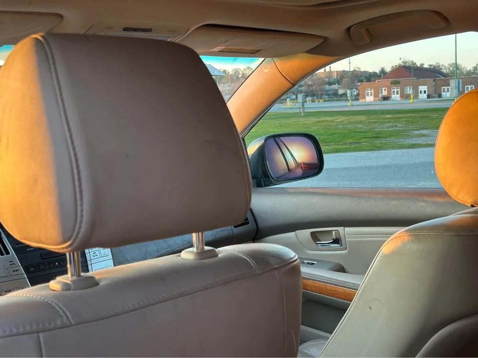 2004 Lexus RX 2nd Gen - Image 7 of 12